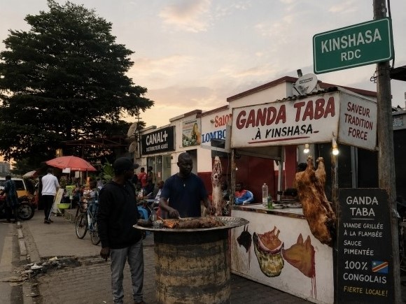 Ngulu au piment Piquant Piquant à Kinshasa